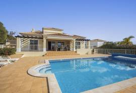 Carvoeiro - 4-bedroom villa within walking distance of Carvoeiro