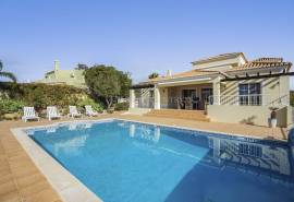 Carvoeiro - 4-bedroom villa within walking distance of Carvoeiro