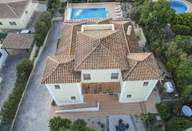 Carvoeiro - 4-bedroom villa within walking distance of Carvoeiro