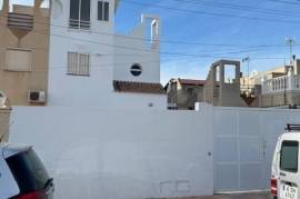 Spacious renovated house in a quiet area of Torrevieja