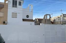 Spacious renovated house in a quiet area of Torrevieja