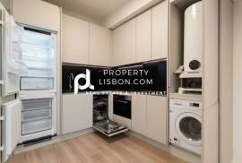 New Large T1s Avenidas Novas Lisbon + Court Yard