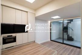 New Large T1s Avenidas Novas Lisbon + Court Yard