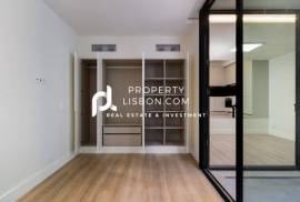 New Large T1s Avenidas Novas Lisbon + Court Yard