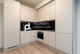 New Large T1s Avenidas Novas Lisbon + Court Yard