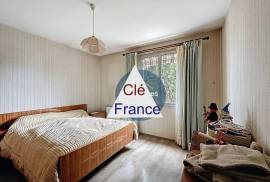 Lovely Detached House with Garden