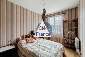 Lovely Detached House with Garden