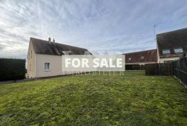 Beautiful Detached House with Lovely Garden