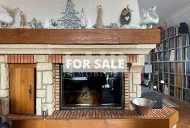 Beautiful Detached House with Lovely Garden