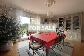 Beautiful Detached House with Lovely Garden