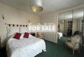 Beautiful Detached House with Lovely Garden