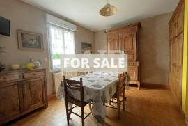 Beautiful Detached House with Lovely Garden