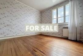 Traditional House with Garden