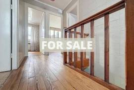 Traditional House with Garden