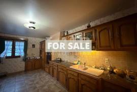 Lovely Detached House and Garden