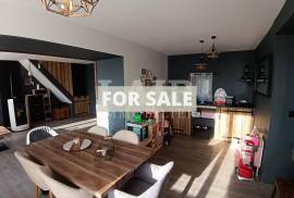 Fully Renovated Beautiful House and Garden