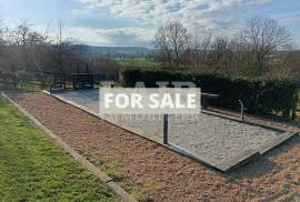 Fully Renovated Beautiful House and Garden