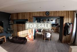 Fully Renovated Beautiful House and Garden