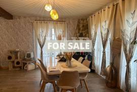 Detached House with Garden