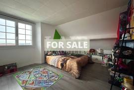 Detached House with Garden