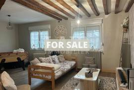 Detached House with Garden