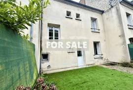 Town House with Nice Garden