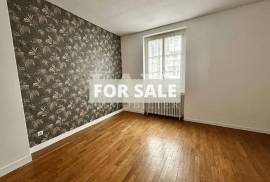 Town House with Nice Garden