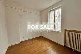 Town House with Nice Garden