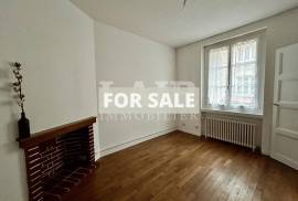 Town House with Nice Garden