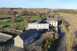 Detached Country House with Outbuildings