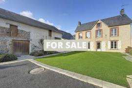 Detached Country House with Outbuildings