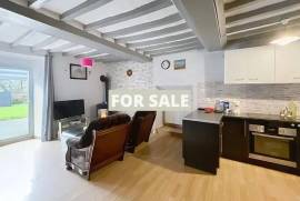 Detached Country House with Outbuilding