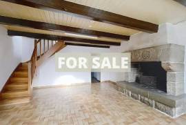 Detached Country House with Outbuilding