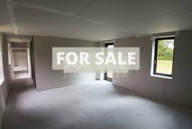 Detached Country House to Finish Renovation