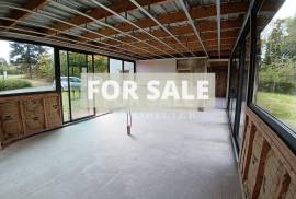 Detached Country House to Finish Renovation