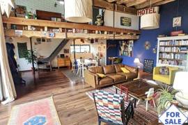 Detached Country House with Landscaped Garden