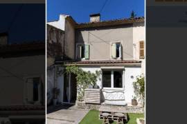 Delightful Town House with Lovely Garden