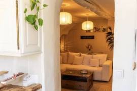Delightful Town House with Lovely Garden
