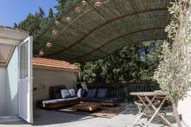 Delightful Town House with Lovely Garden