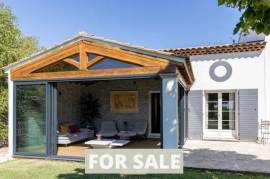 Detached Villa with Pool and Guest Accommodation Detached Villa with Pool and Guest Accommodation