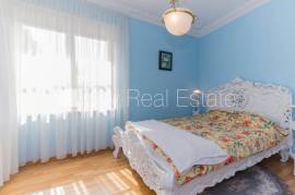 Detached house for rent in Jurmala, 260.00m2