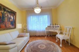 Detached house for rent in Jurmala, 260.00m2