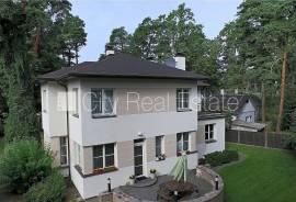 Detached house for rent in Jurmala, 260.00m2