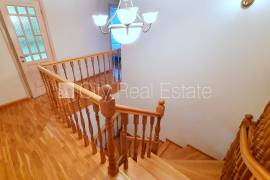 Detached house for rent in Jurmala, 260.00m2