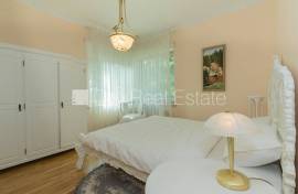 Detached house for rent in Jurmala, 260.00m2