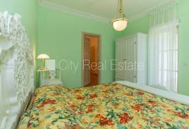 Detached house for rent in Jurmala, 260.00m2