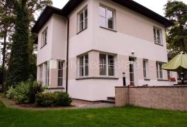Detached house for rent in Jurmala, 260.00m2