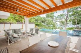 Casa Perla: Oceanfront House For Sale in Playa Langosta