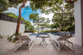 Casa Perla: Oceanfront House For Sale in Playa Langosta