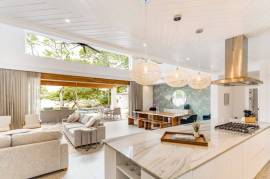 Casa Perla: Oceanfront House For Sale in Playa Langosta